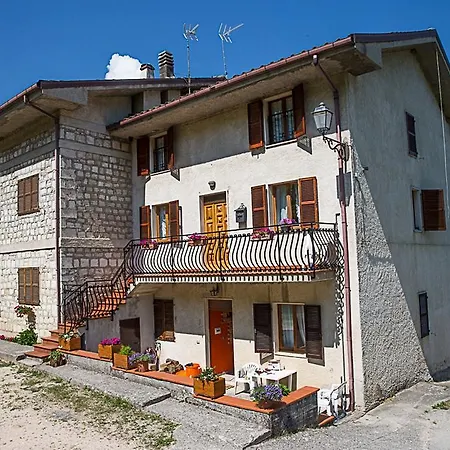 Il Castagneto Dei Sibillini Bed & Breakfast Abetito